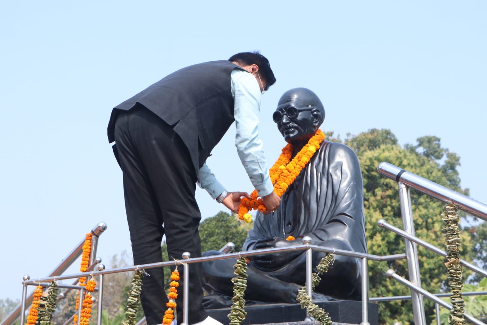 शहीद दिवस पर कलेक्ट्रेट में रखा गया दो मिनट का मौन