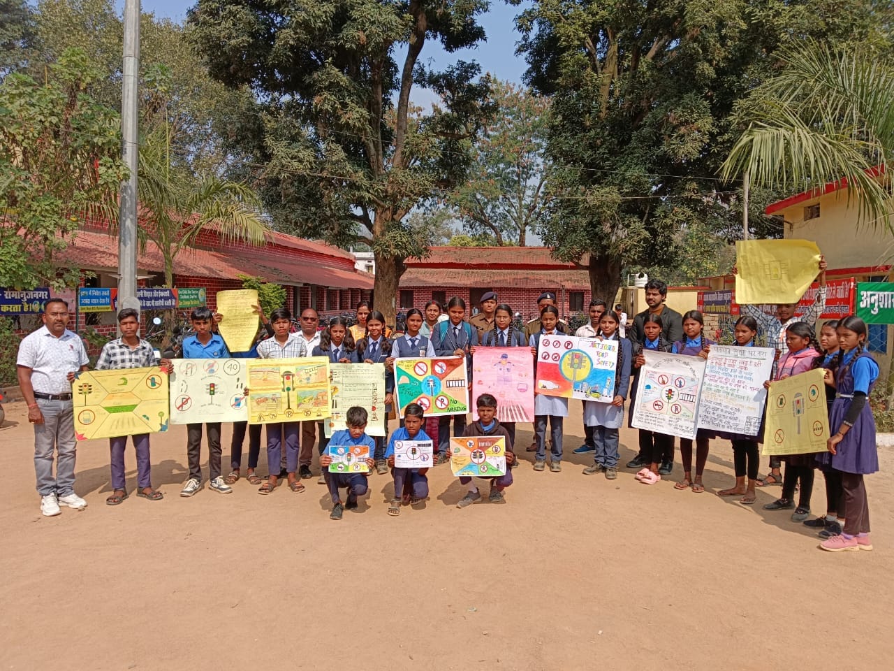 रामानुजनगर में सड़क सुरक्षा माह का किया गया आयोजन