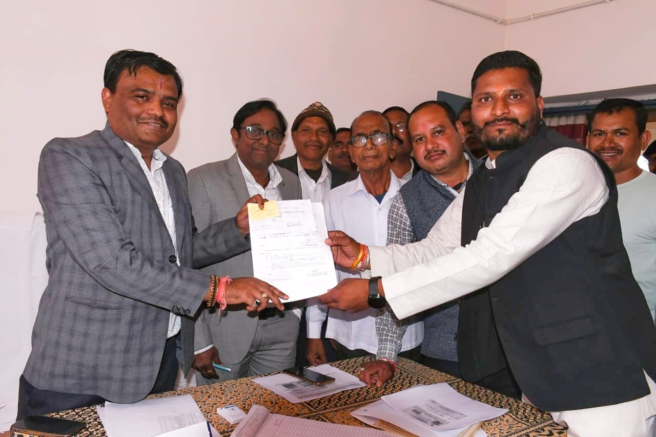 विशाल रैली निकालकर सौरभ साहू ने जमा किया अपना नांमाकन