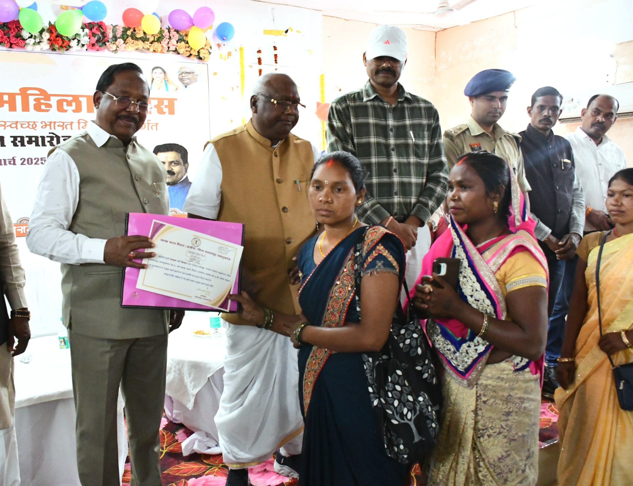 अंतर्राष्ट्रीय महिला दिवस पर कृषि मंत्री व सरगुजा सांसद हुए शामिल