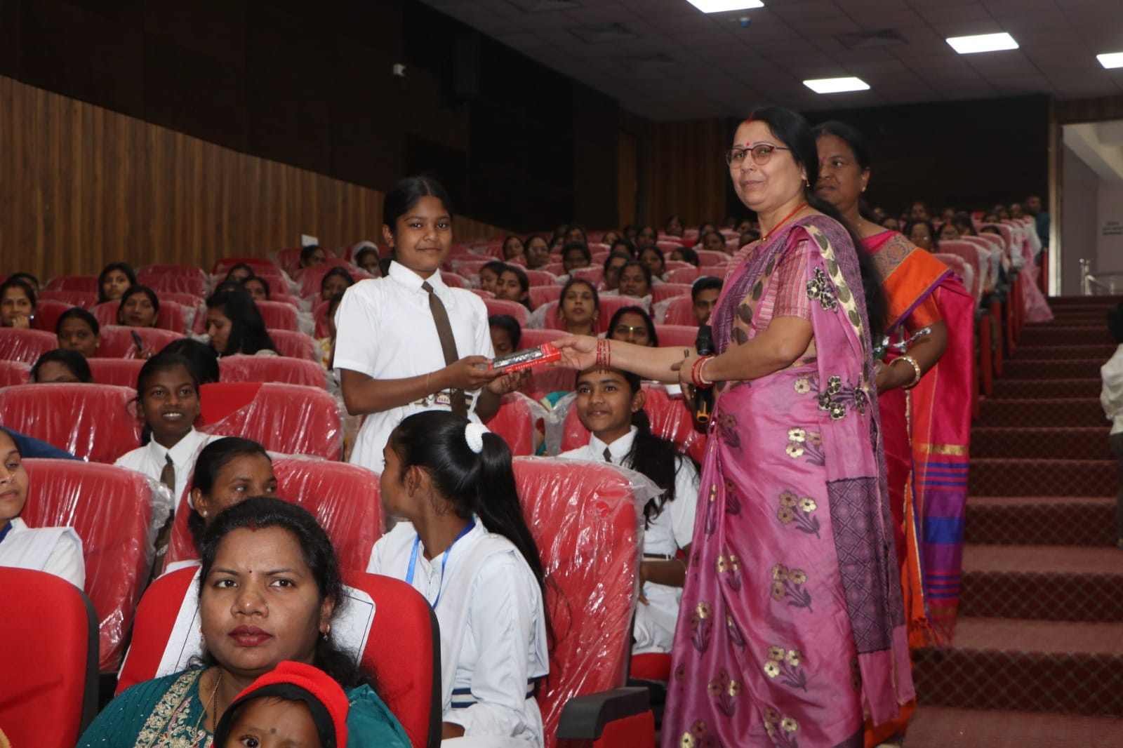 सूरजपुर@अंतर्राष्ट्रीय महिला दिवस के अवसर पर जिला स्तरीय कार्यक्रम का किया गया आयोजन