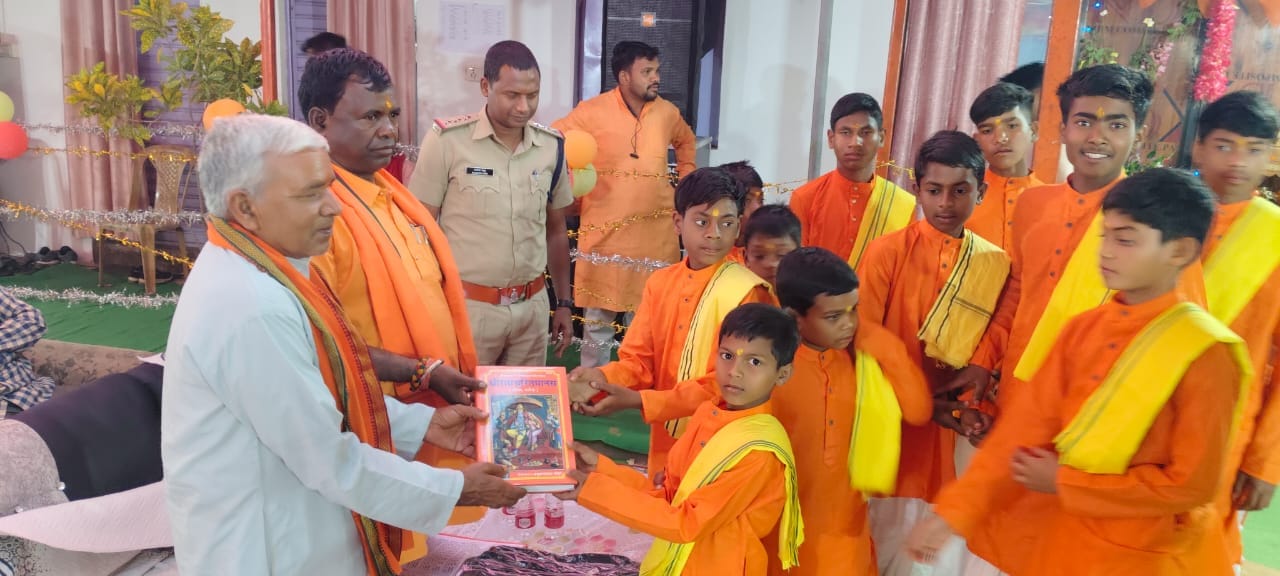 भव्य कलश यात्रा के शुरू हुआ रामचरितमानस गायन वादन प्रतियोगिता 