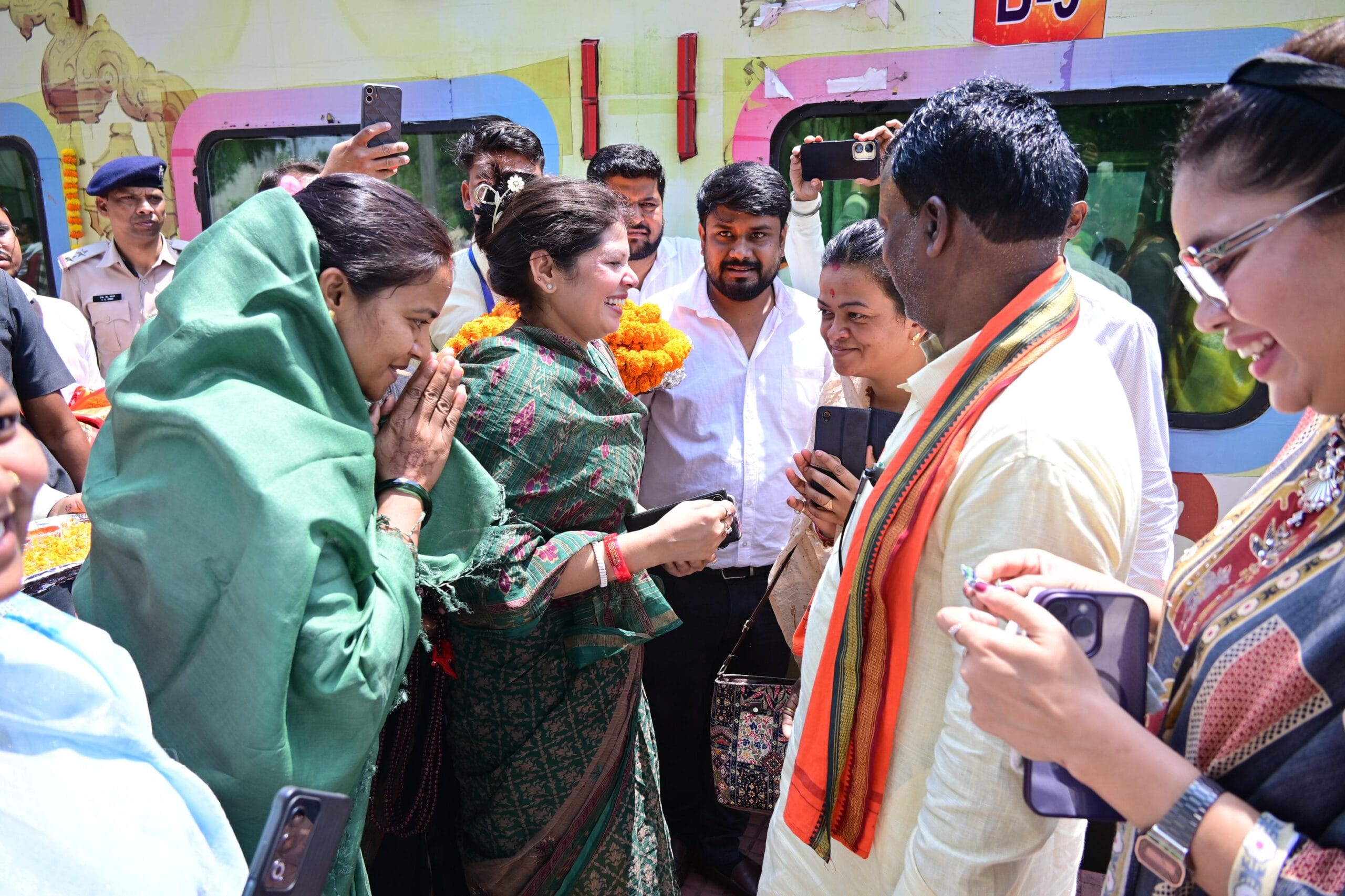 मुख्यमंत्री तीर्थ दर्शन योजना के तहत विशेष ट्रेन रवाना, वरिष्ठ नागरिक करेंगे ओंकारेश्वर-महाकालेश्वर के दर्शन