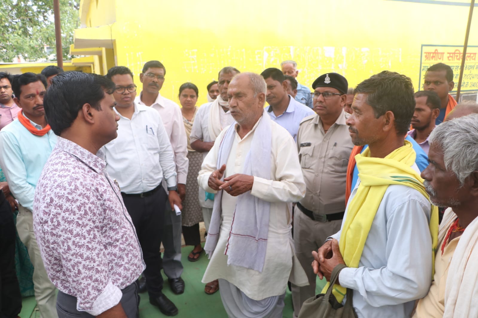 शत्रु संपत्ति मामलों पर कैम्प न्यायालय लगाकर कलेक्टर ने की सुनवाई