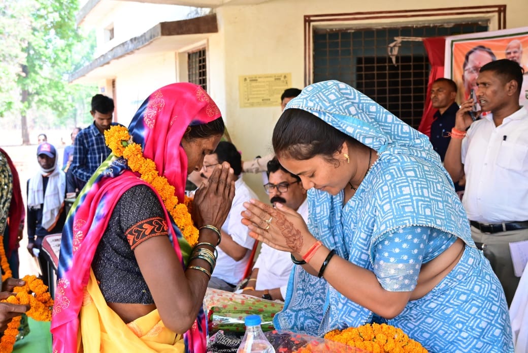 मंत्री लक्ष्मी राजवाड़े ने ओड़गी विकासखंड का किया दौरा