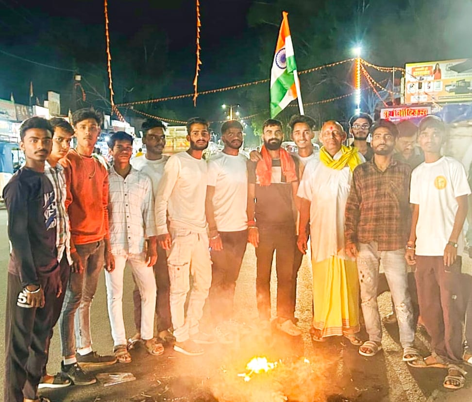 कश्मीर पहलगांव घाटना के विरोध में आक्रोश रैली का किया गया आयोजन