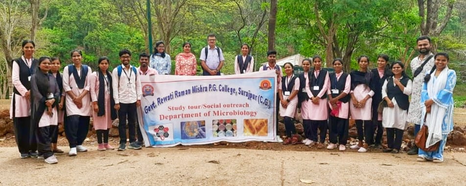 विद्यार्थियों ने मैनपाट में टाइगर प्वाइंट, जलजली और बौद्ध मंदिर का किया भ्रमण