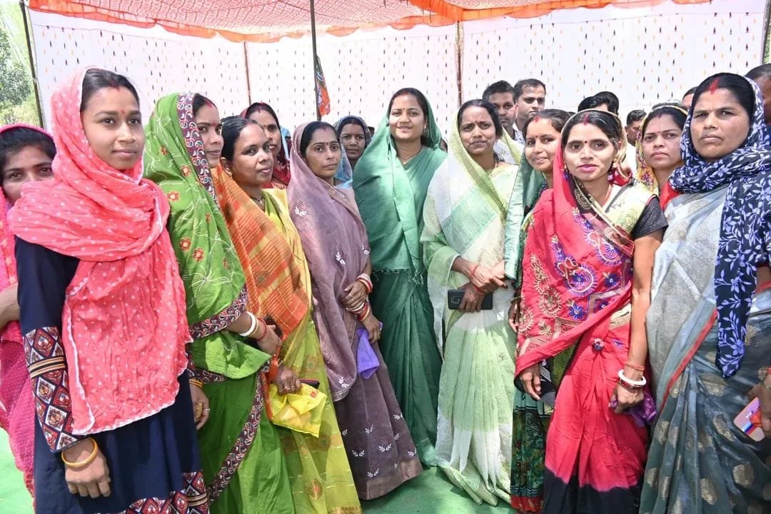 गांव-बस्ती चलो अभियान: भटगांव विधायक व कैबिनेट मंत्री लक्ष्मी राजवाड़े ने शिवप्रसादनगर में सुनीं जनता की पीड़ा, दिए त्वरित समाधान के निर्देश