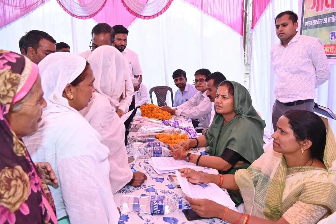 कैबिनेट मंत्री लक्ष्मी राजवाड़े का ‘गांव चलो, बस्ती चलो’ दौरा: आमजन की समस्याएं सुनीं, लापरवाह अधिकारियों को लगाई फटकार