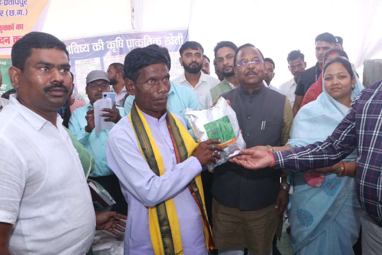 सूरजपुर में विकसित कृषि संकल्प अभियान से किसानों को मिली नई तकनीकों की जानकारी