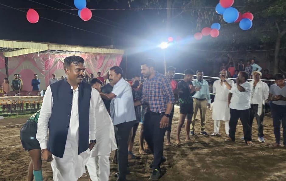 भवराही में रात्रिकालीन कबड्डी प्रतियोगिता का फाइनल सम्पन्न, मुख्य अतिथि रहे मंत्री प्रतिनिधि ठाकुर राजवाड़े