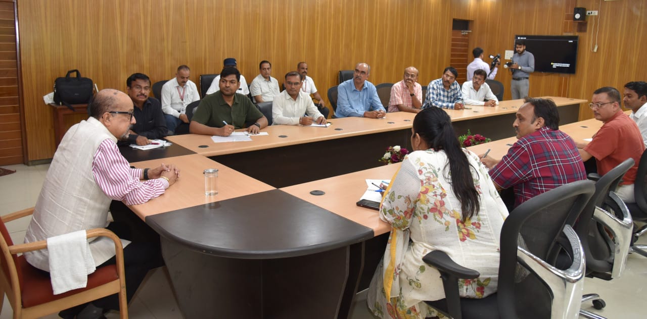 राज्यपाल रमेन डेका ने किया कुशाभाऊ ठाकरे पत्रकारिता विश्वविद्यालय का आकस्मिक निरीक्षण