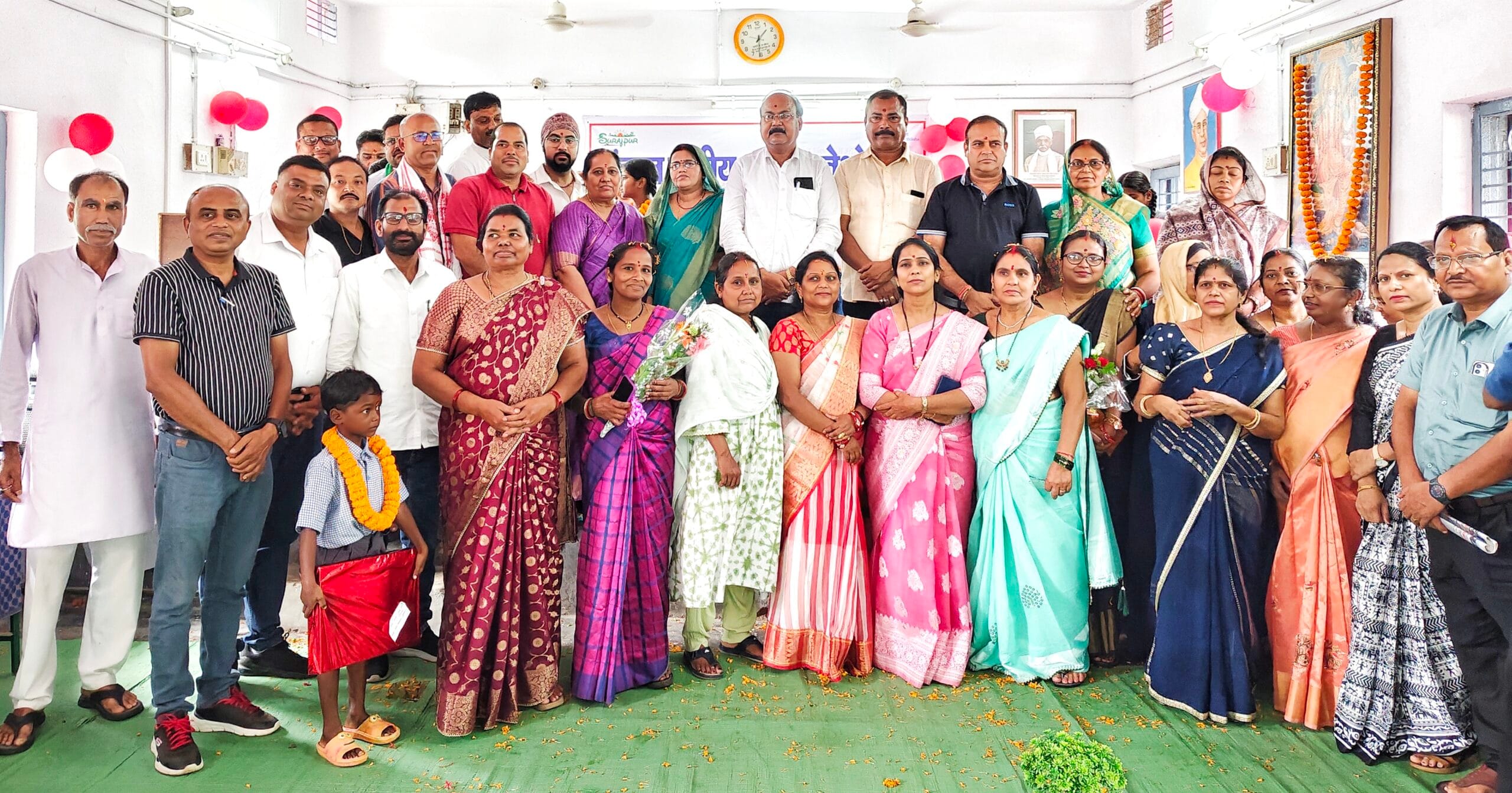 बिश्रामपुर में संकुल स्तरीय शाला प्रवेश उत्सव आयोजित, नवप्रवेशी छात्राओं का हुआ स्वागत