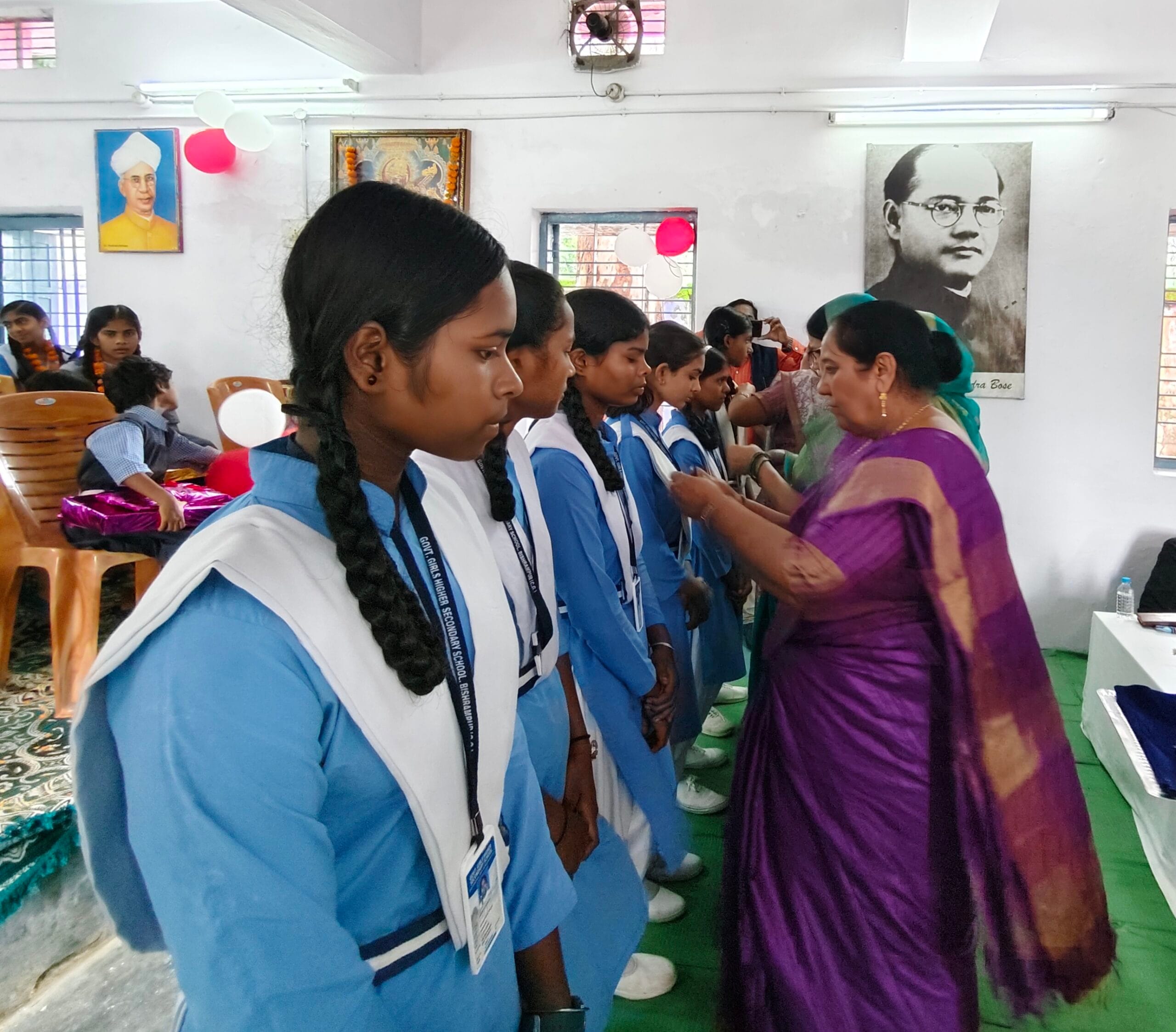 बिश्रामपुर में संकुल स्तरीय शाला प्रवेश उत्सव आयोजित, नवप्रवेशी छात्राओं का हुआ स्वागत