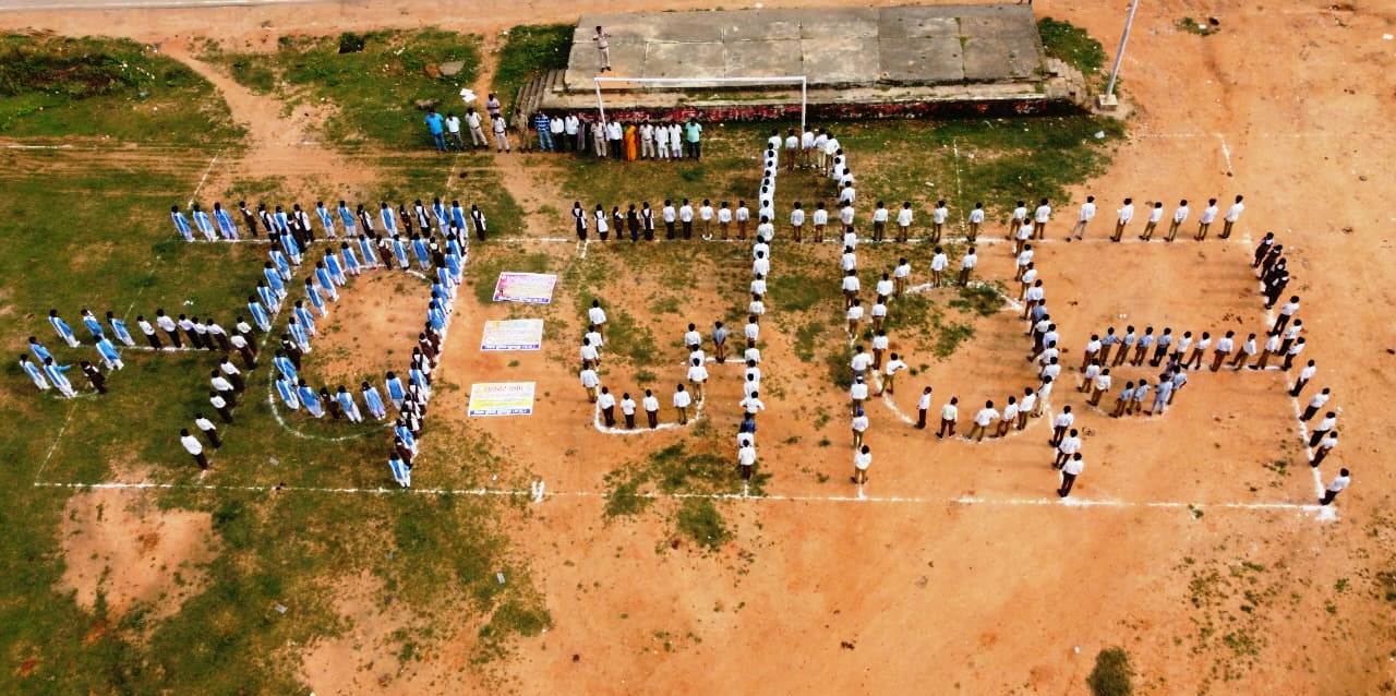 सूरजपुर पुलिस का नवजीवन महाअभियान : नशा मुक्ति हेतु मानव श्रृंखला, खेलकूद और रैली से जागरूकता
