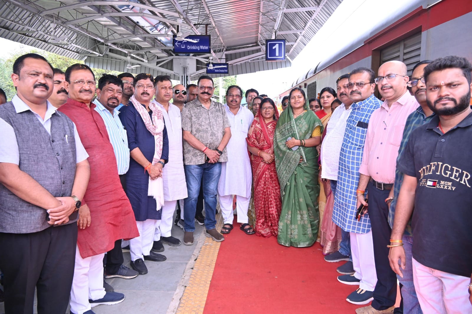 श्री रामलला दर्शन योजना: सरगुजा संभाग से 850 श्रद्धालु अयोध्या रवाना, सूरजपुर से 151 शामिल