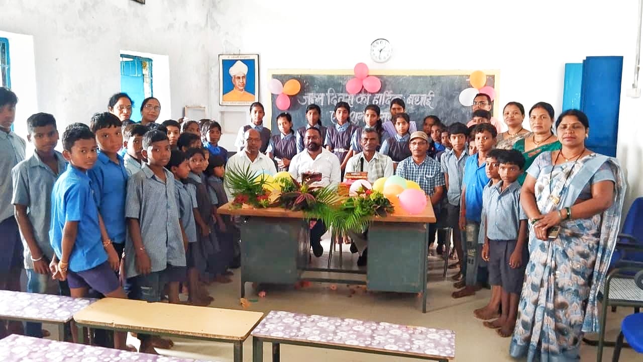 सोनपुर शासकीय विद्यालय में महबुल्ला रजा के जन्मदिन पर न्योता भोजन कार्यक्रम