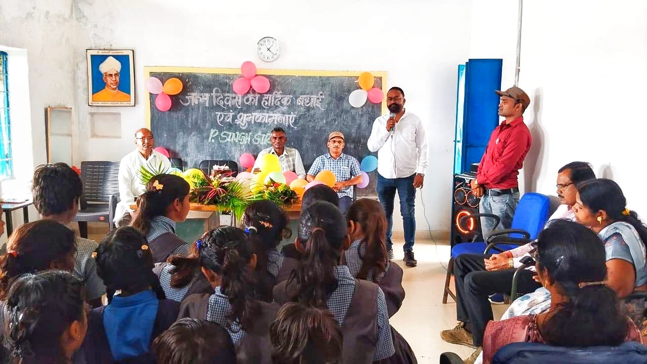 सोनपुर शासकीय विद्यालय में महबुल्ला रजा के जन्मदिन पर न्योता भोजन कार्यक्रम