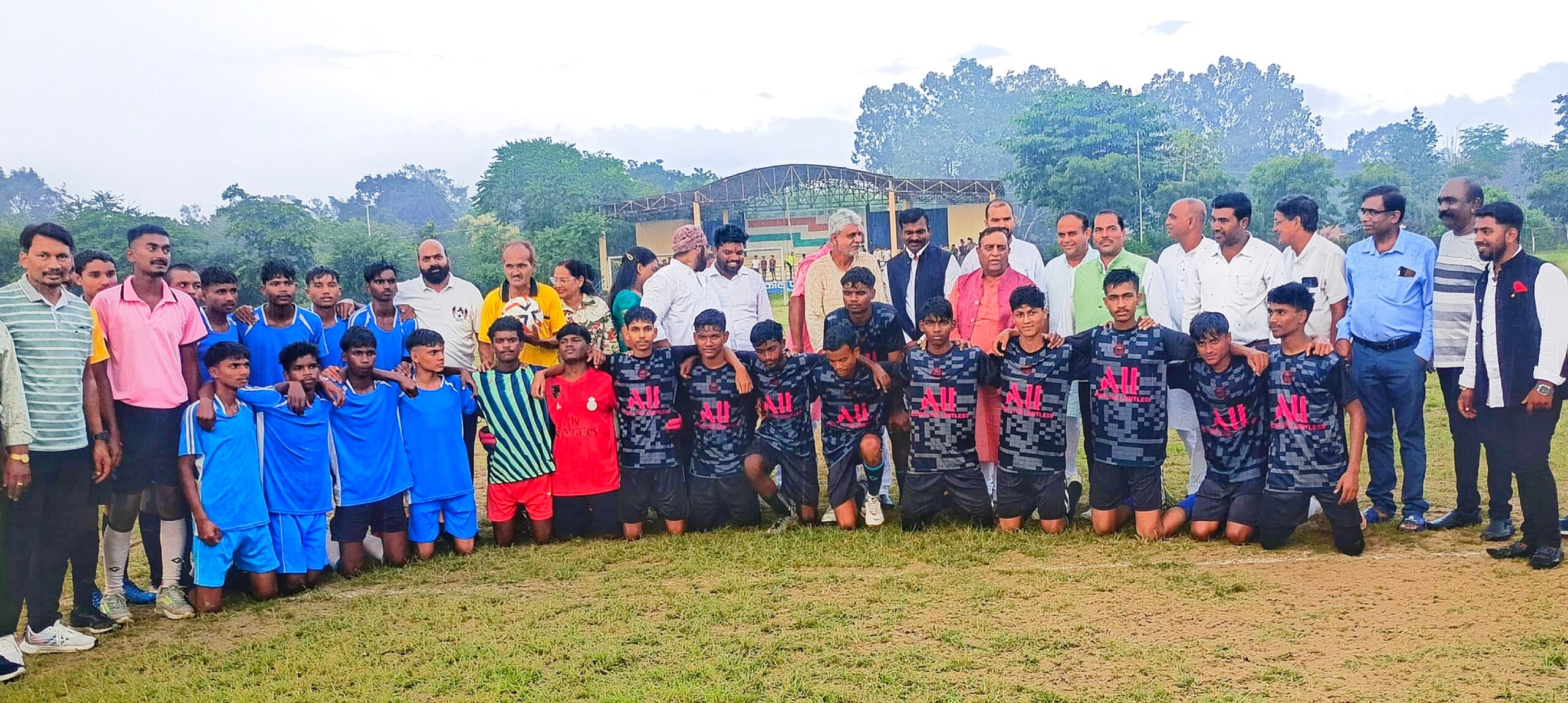 कार्मेल कॉन्वेंट स्कूल ने जीता प्रोत्साहन कप 2025 फुटबॉल टूर्नामेंट का खिताब