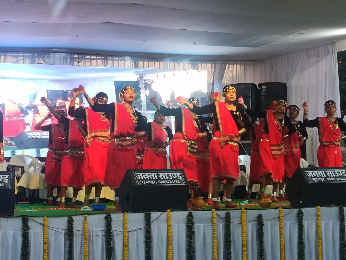 छत्तीसगढ़ राज्योत्सव के जिला स्तरीय कार्यक्रम के समापन पर, श्री रामसेवक पैकरा ने की शिरकत