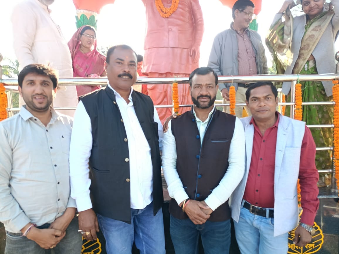 नगर पंचायत बिश्रामपुर में अटल परिसर का हुआ लोकार्पण