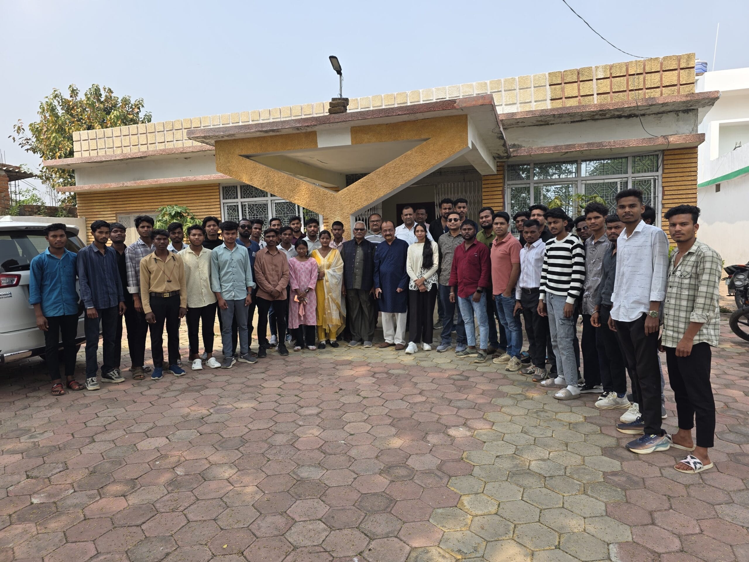 motion photo 1840061240030548235 scaled