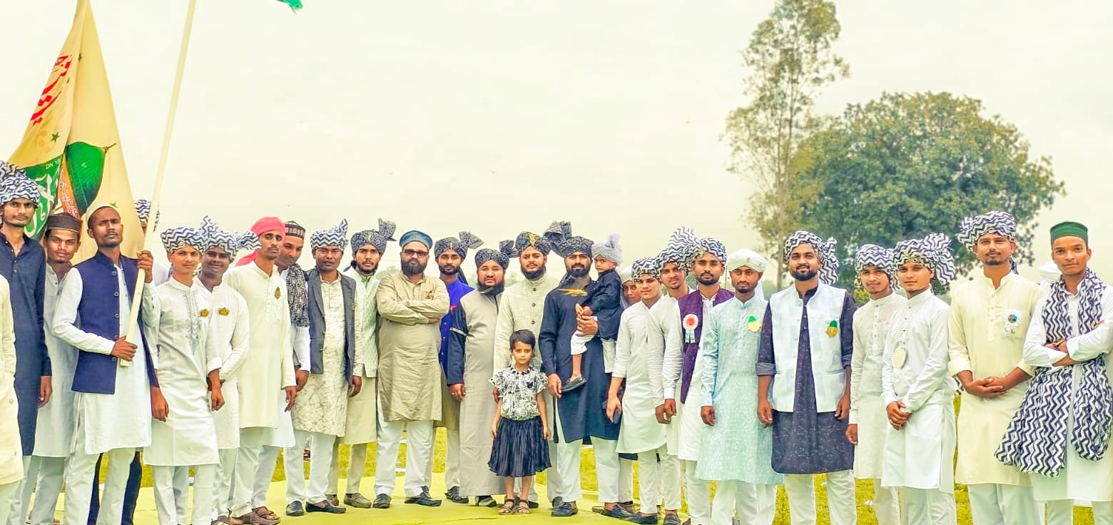 भवराही में ईद-मिलादुन्नबी पर गूंजा देशभक्ति और आस्था का पैगाम, गुलामाने ताजुश्शरिया कमेटी ने निकाला जुलूस-ए-मोहम्मदी